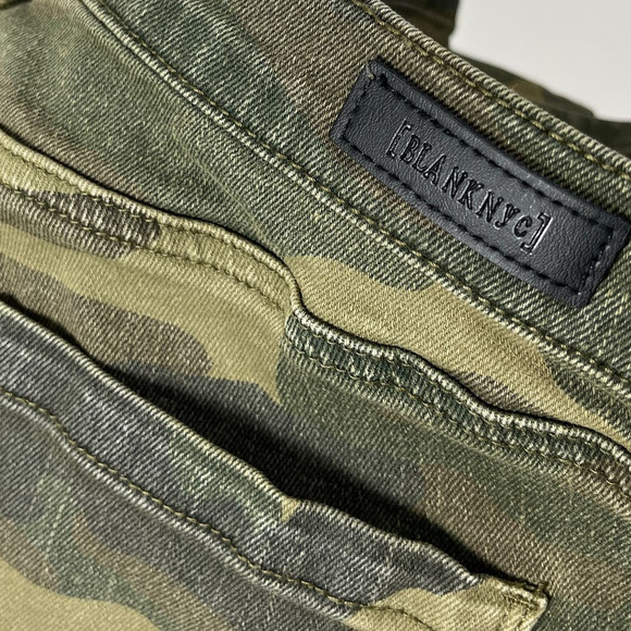 [BlankNYC]‎ Women's 28 The Reade Crop Camouflage Jeans - Picture 4 of 8